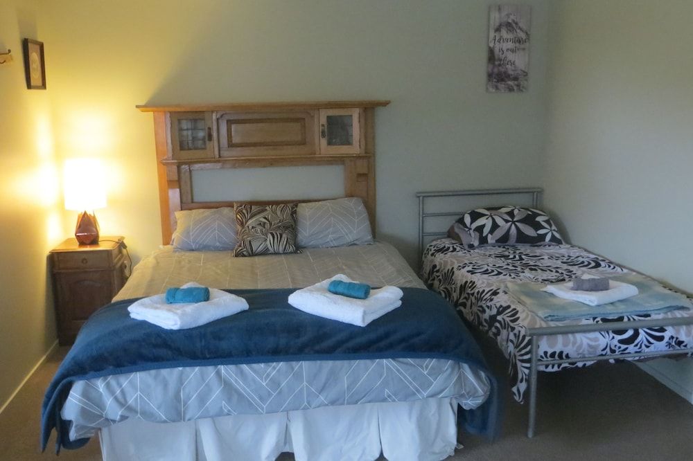 Koru Beach Cabin & B&B Homestay 2