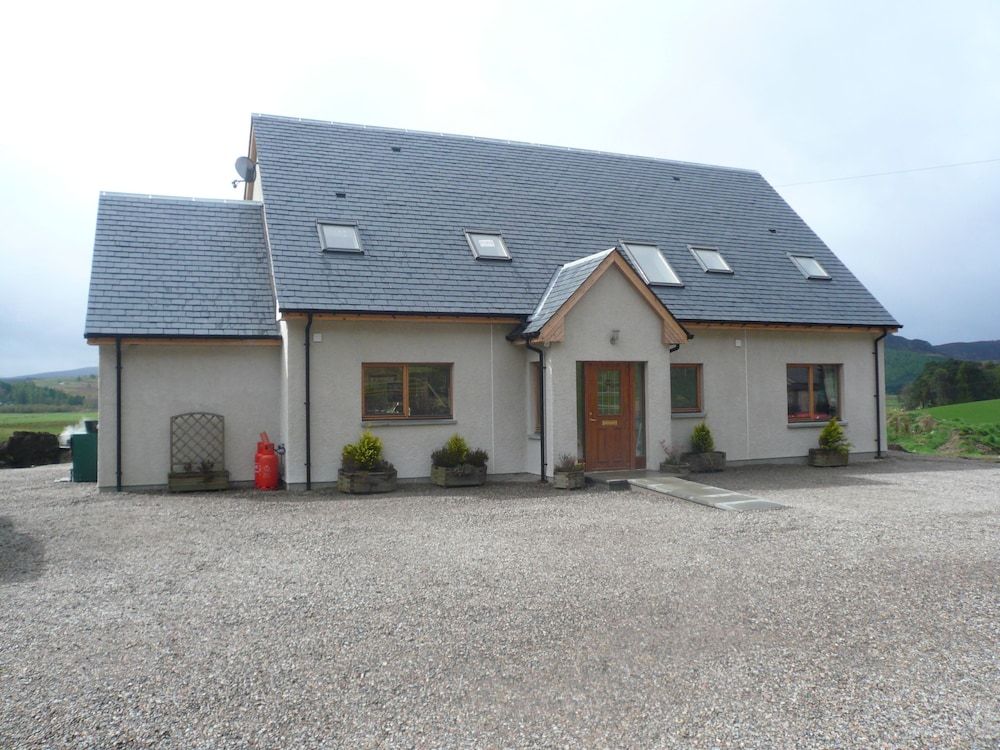 Tigh an Each B&B & Laggan Glamping 2