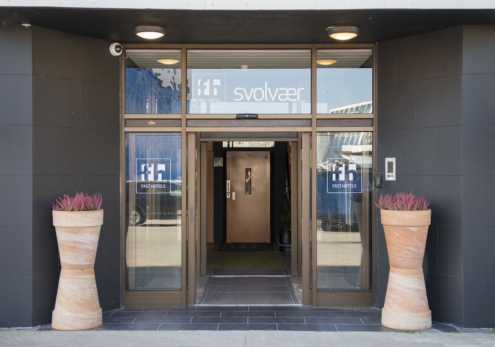 Fast Hotel Svolvær 2