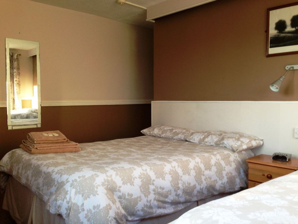 The Brentwood Hotel 3