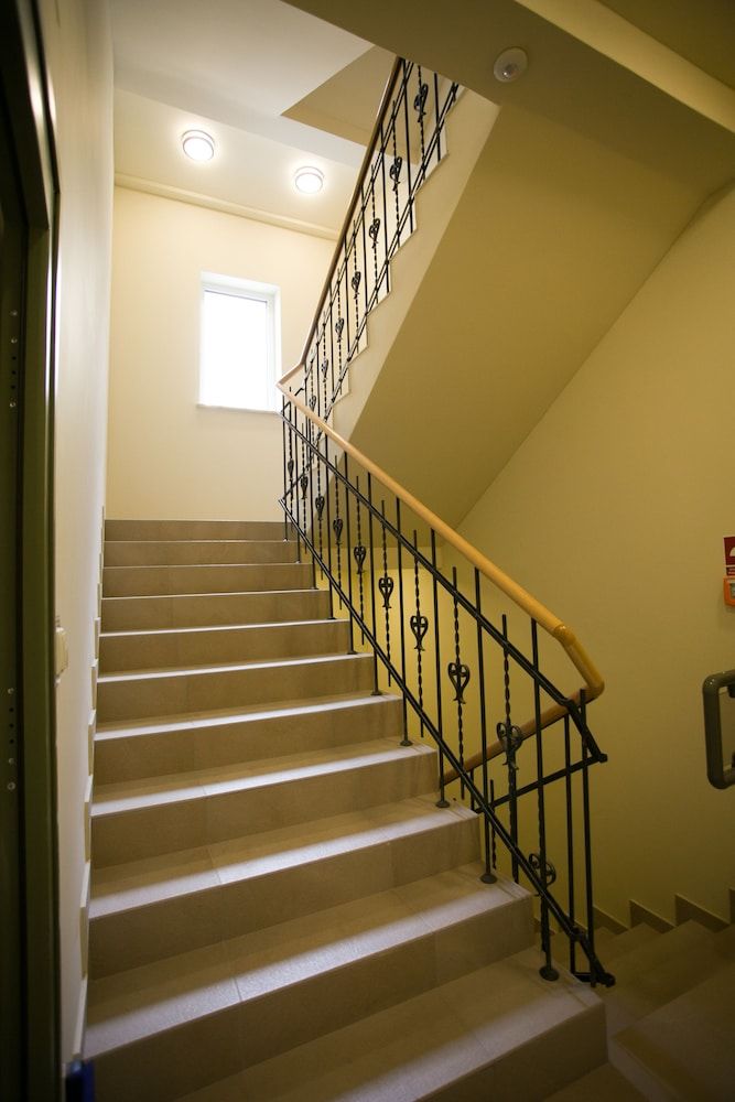 Friendhouse Apartments - Train Station Area 2