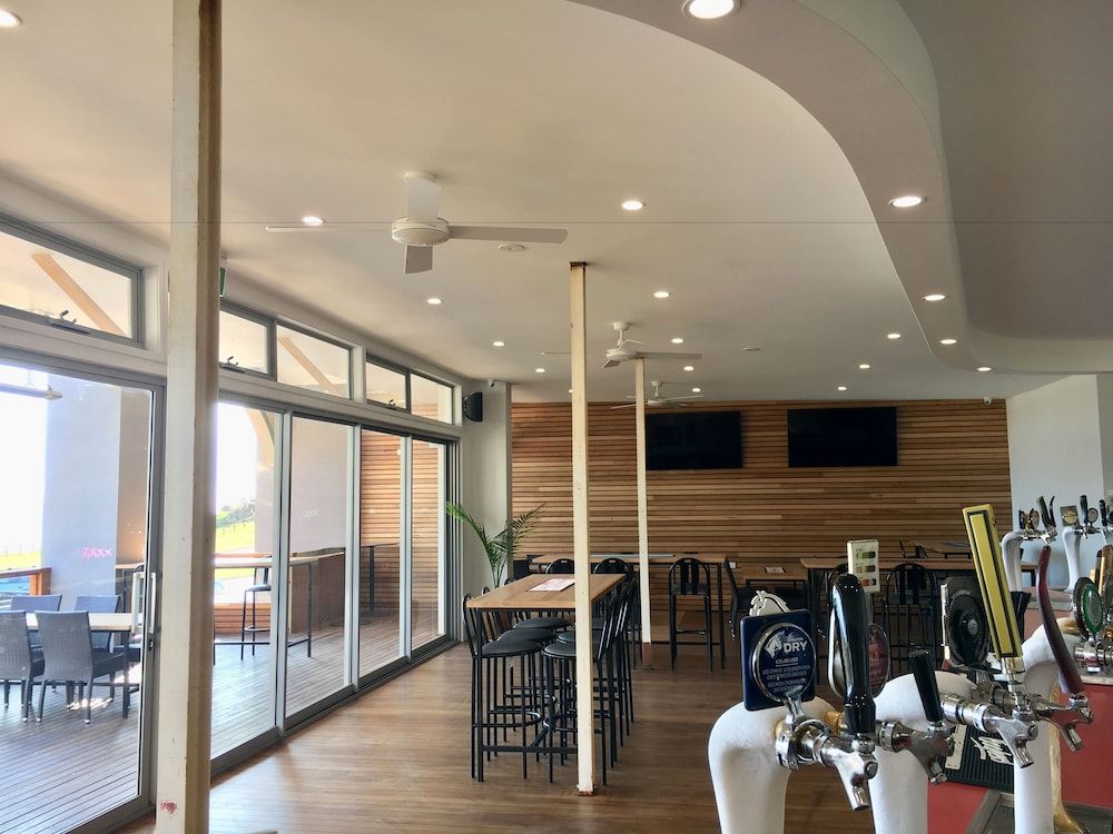 Bermagui Beach Hotel 2