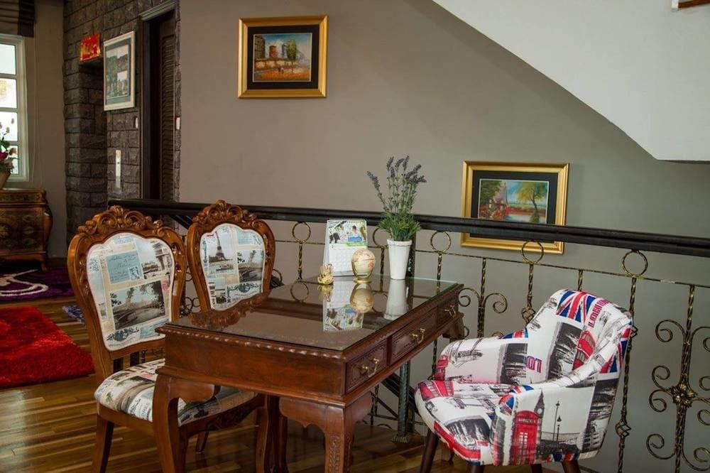 Smurf Inn Homestay 2