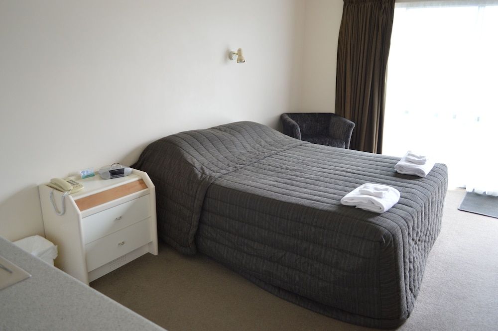 Brightwater Motor Inn 3