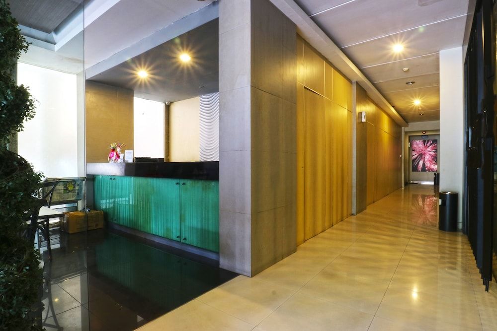 Super OYO 90244 Hotel Antara 3