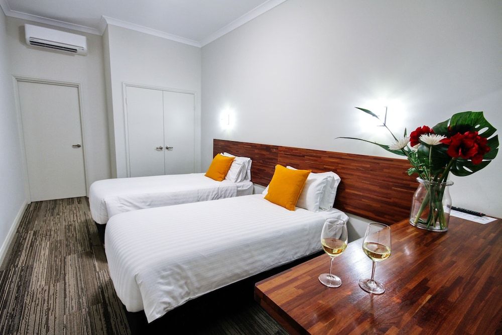 Gallery Hotel 1