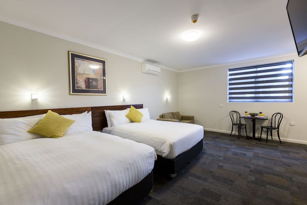 Gallery Hotel 3