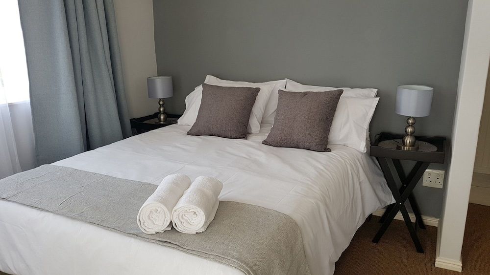 Waterside Accommodation 2