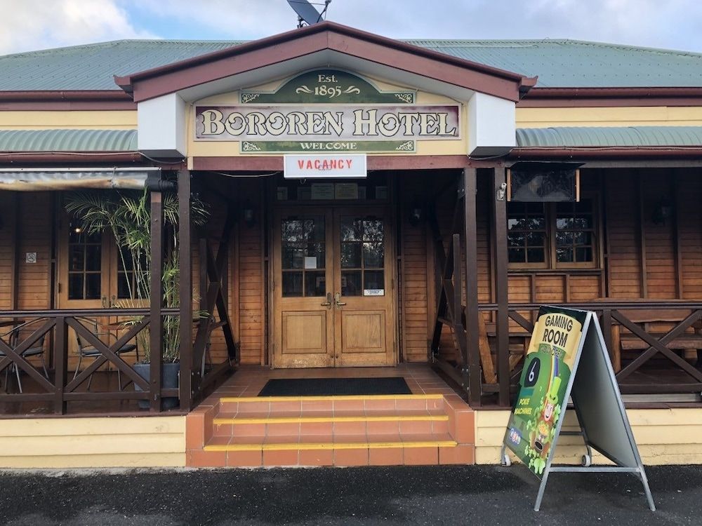 Bororen Hotel Motel 2