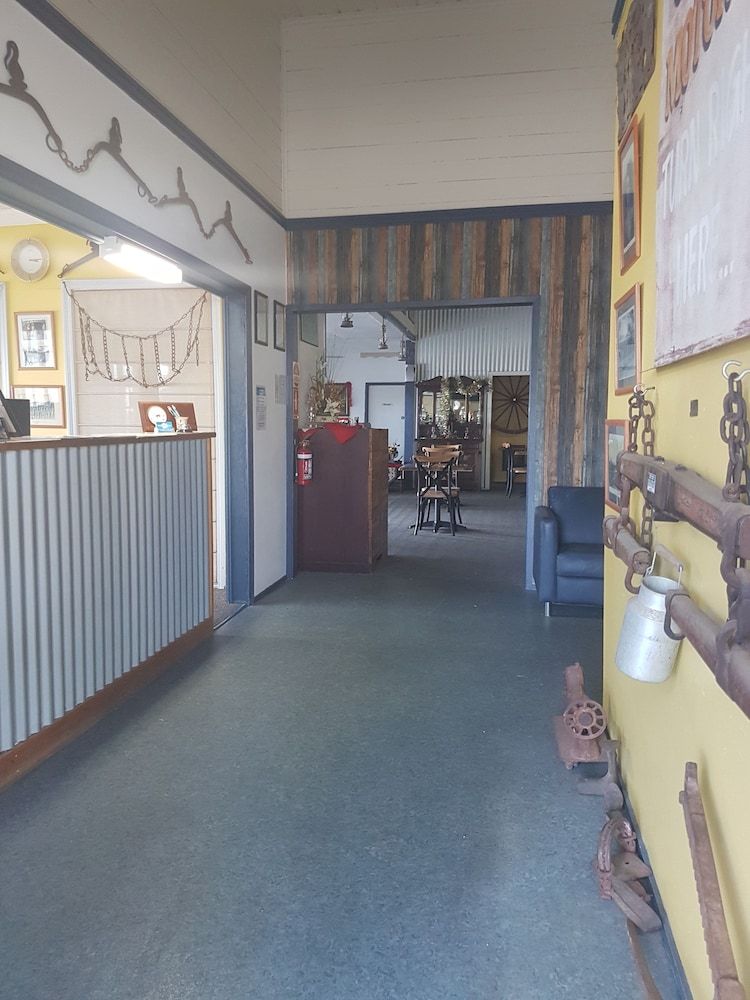 Monto Colonial Motor Inn 2