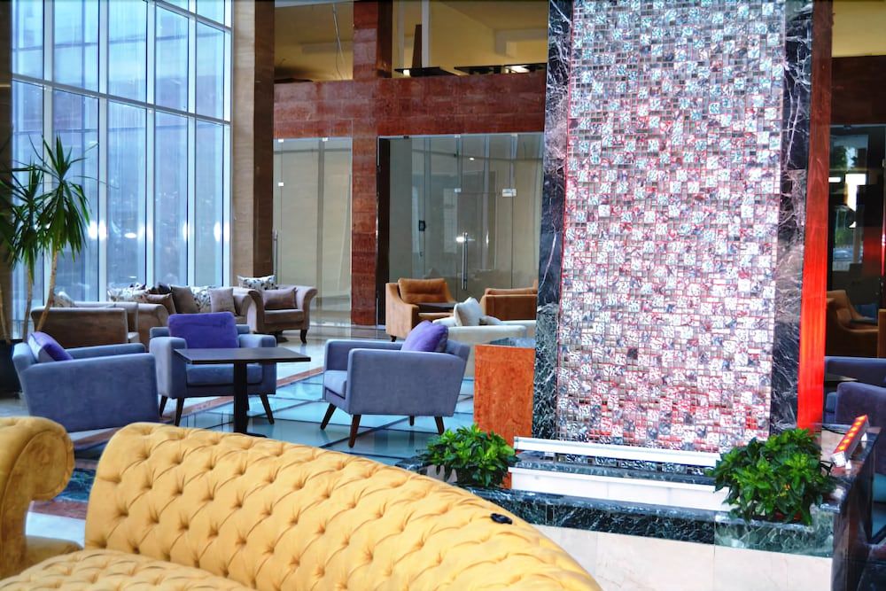 Delora Hotel and Suites 3