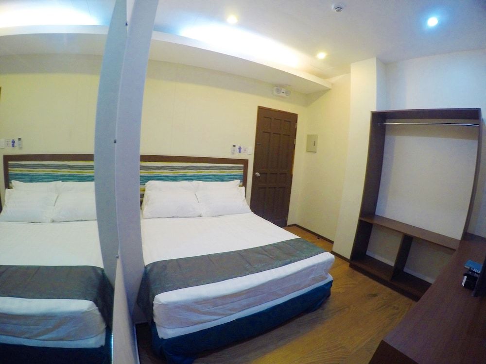 Golden Gate Suites 3