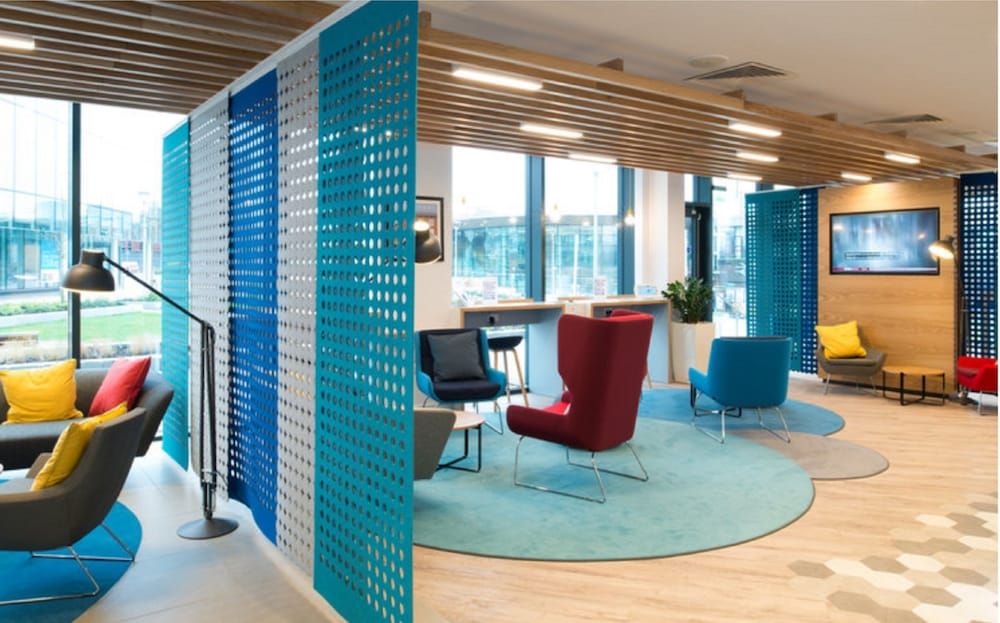 Holiday Inn Express Stockport 2