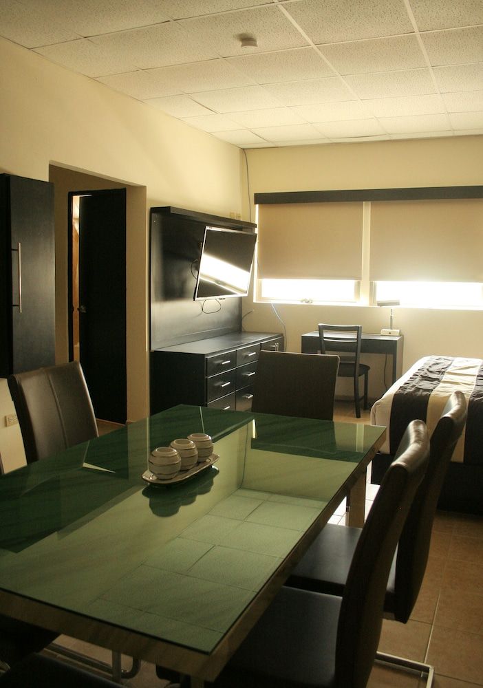 El Camino Inn & Suites 3