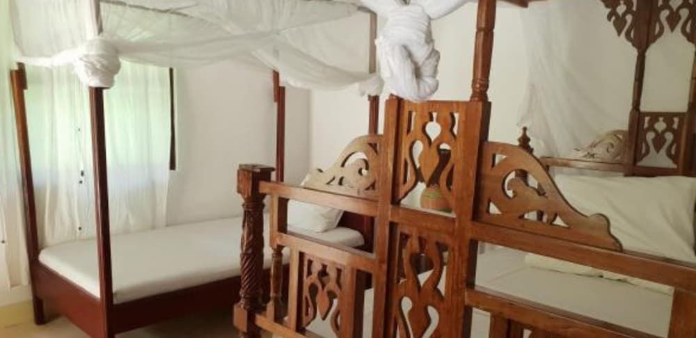 Menai Bay Beach Bungalows 3