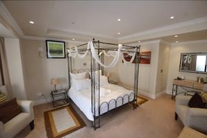 Norscot Manor Guest Lodge