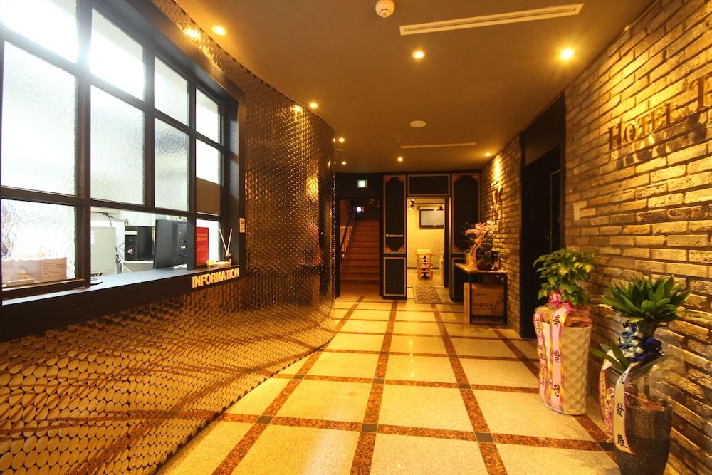 Hotel The May Gimhae 2