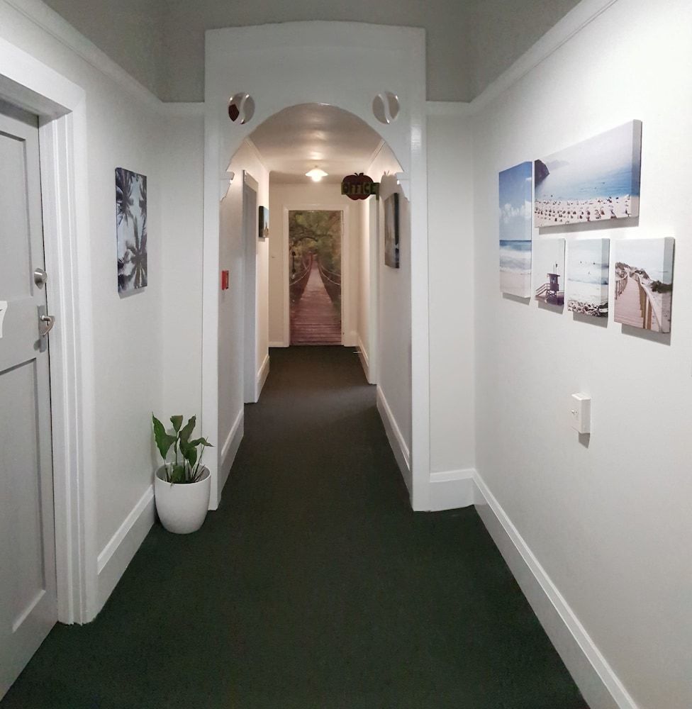 Happy Apple Backpackers 2