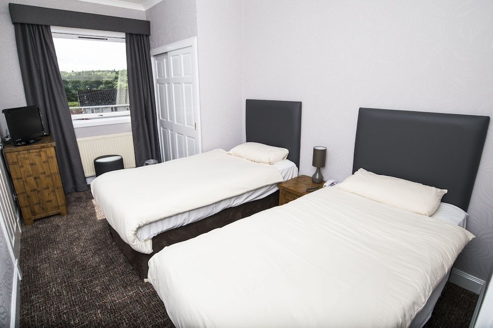 The Douglas Arms Hotel 3