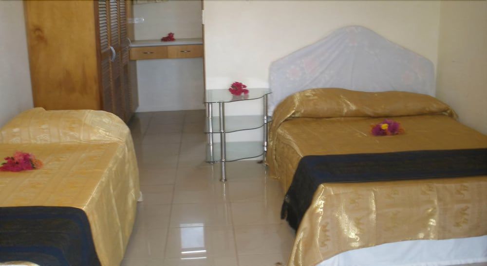 Shalini Garden Hotel & Apartments 3