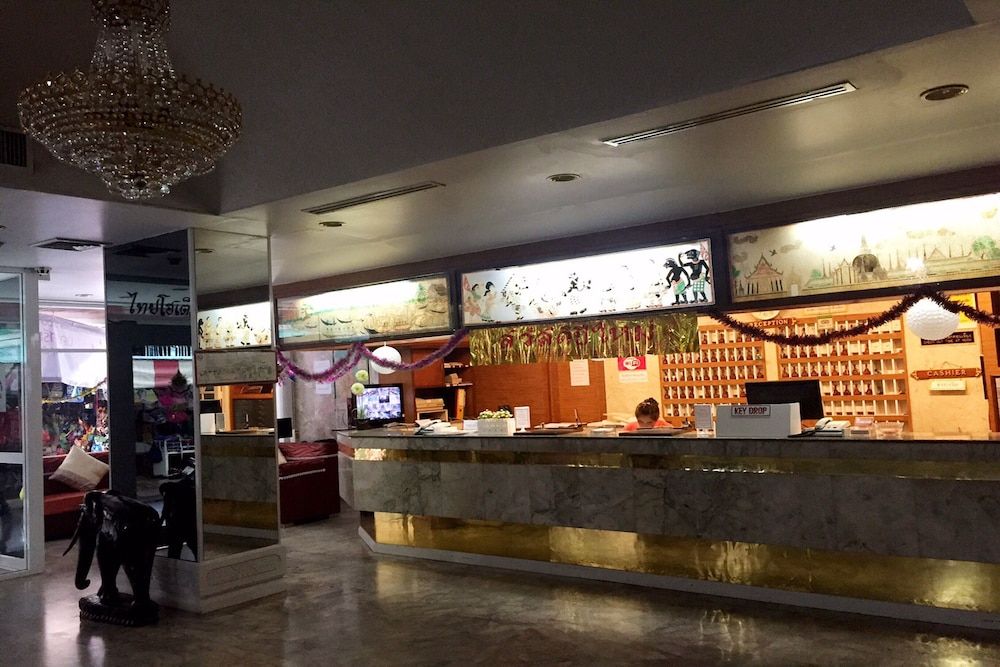 Thai Hotel 2