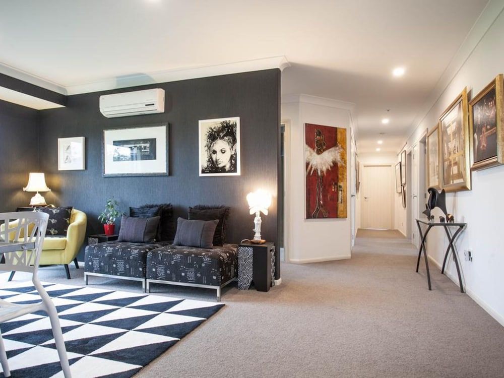 ArtHouse Bed & Breakfast 3