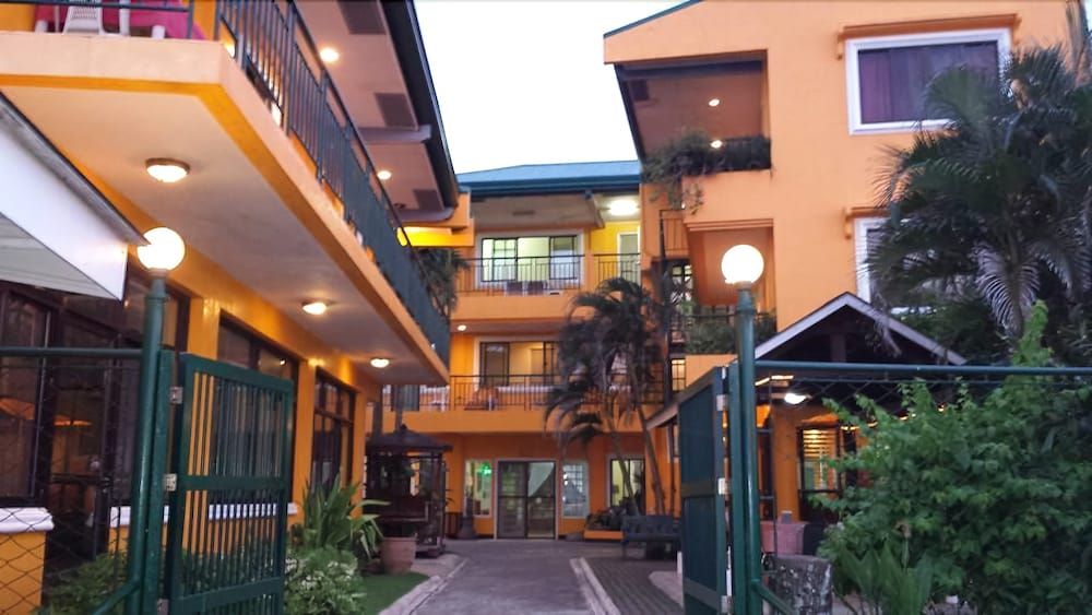 Marvin's Seaside Inn 1