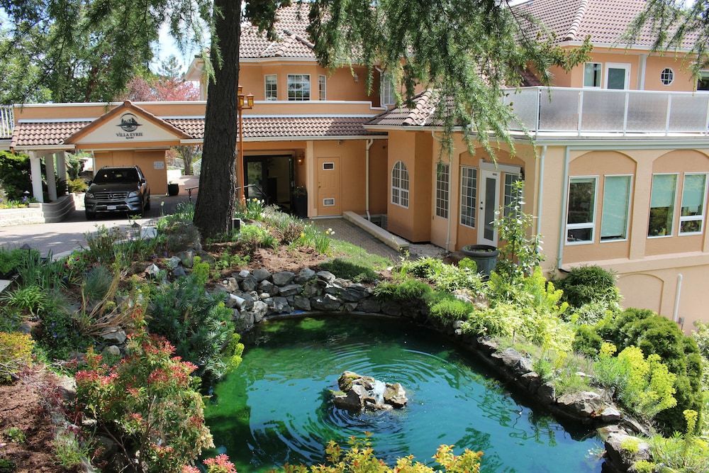 Villa Eyrie Resort 3