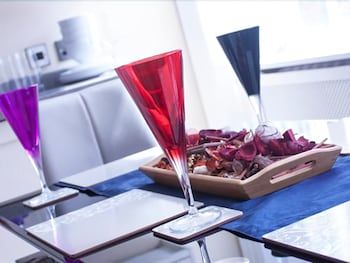 Lux Aparts Wakefield Central 2