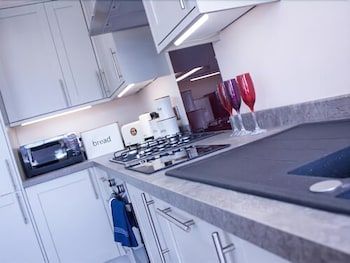 Lux Aparts Wakefield Central 3