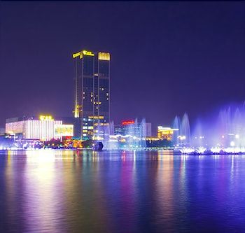 Golden Eagle Summit Hotel Yancheng 1