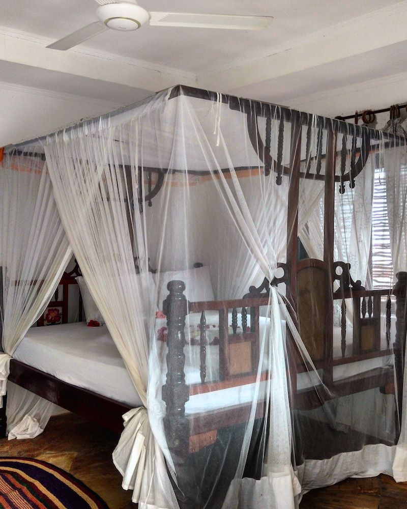 Moonshine Uroa Boutique Hotel 3