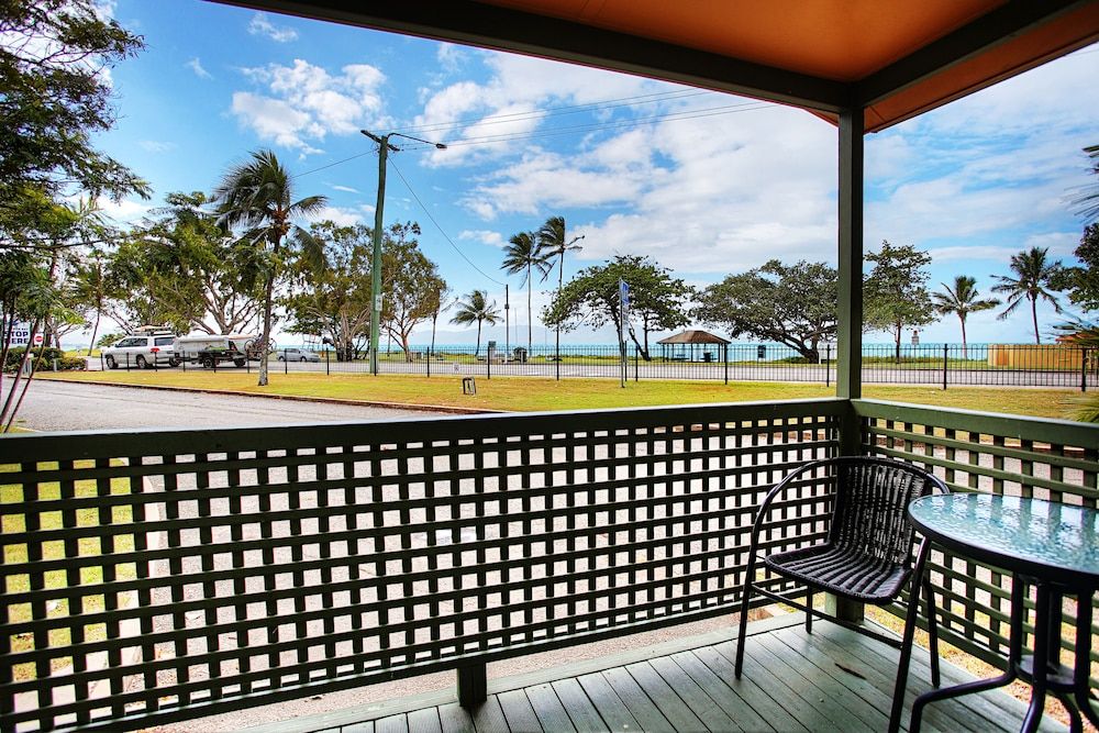 BIG4 Rowes Bay Beachfront Holiday Park