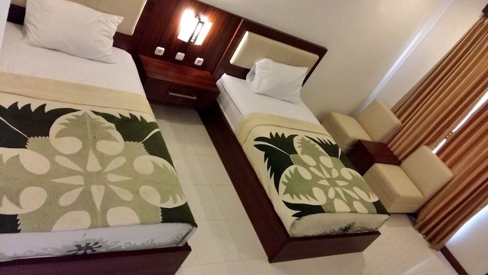 Family Beach Hotel - kuta lombok 2