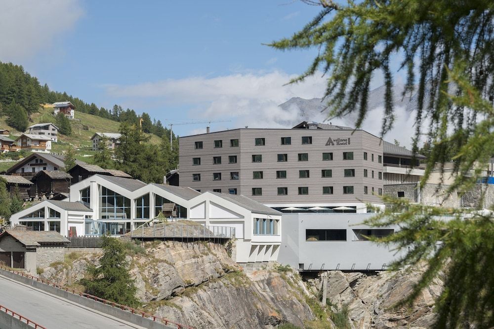 wellnessHostel4000 1