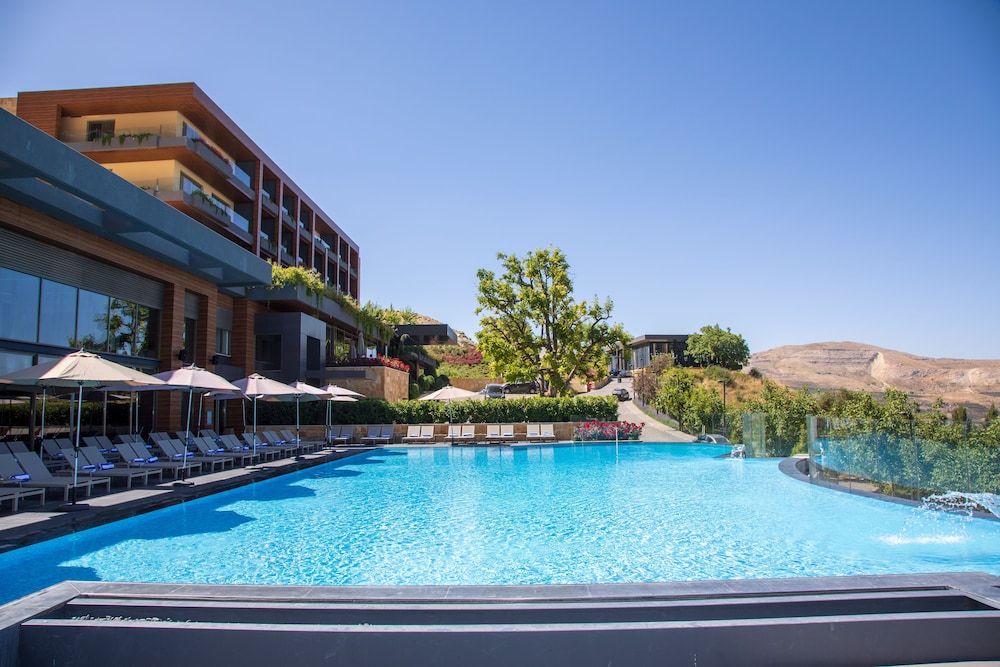 Mist Hotel And Spa By Warwick 5 estrelas em Ehden