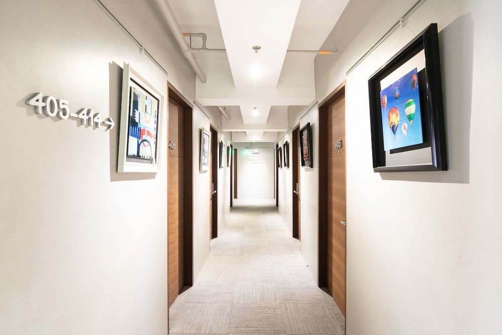 OYO 146 Solace Hotel 2