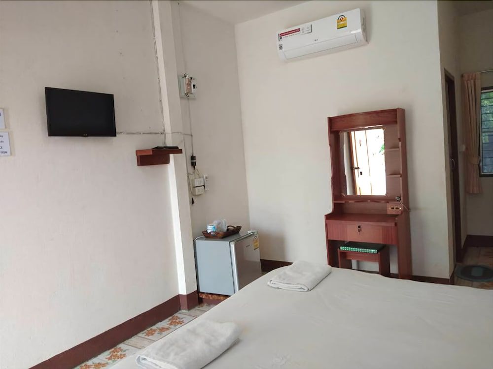 Sarm Mork Guesthouse 2