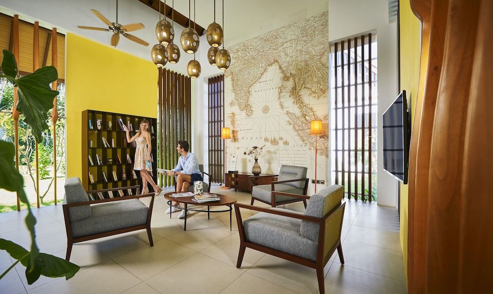 Mercure Maldives Kooddoo Resort 3