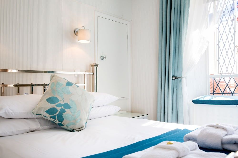 The Lyndhurst Jersey 3