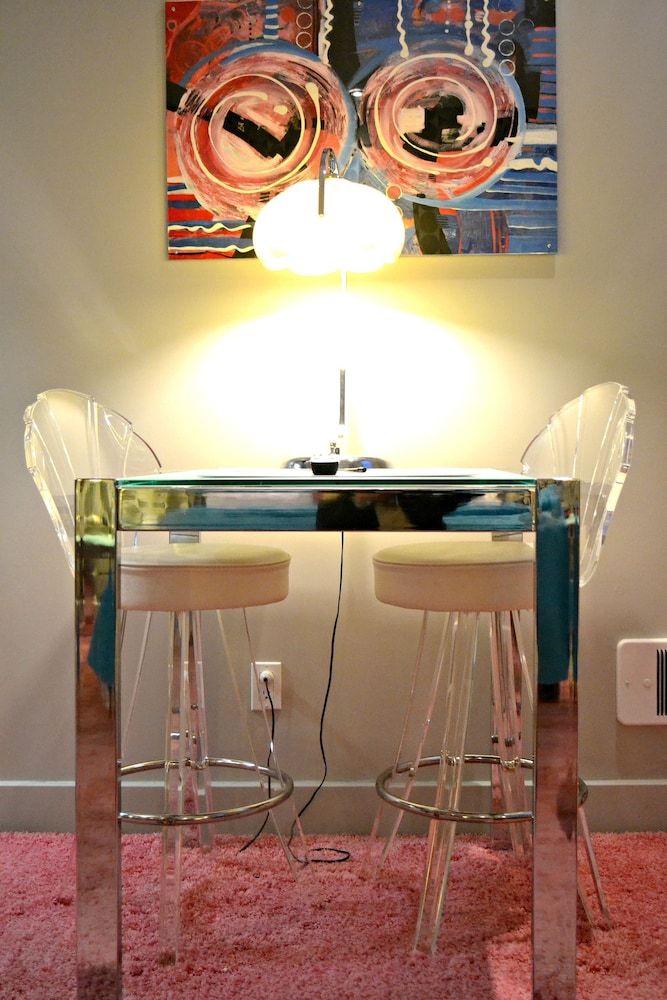 Retro Suites Hotel 3