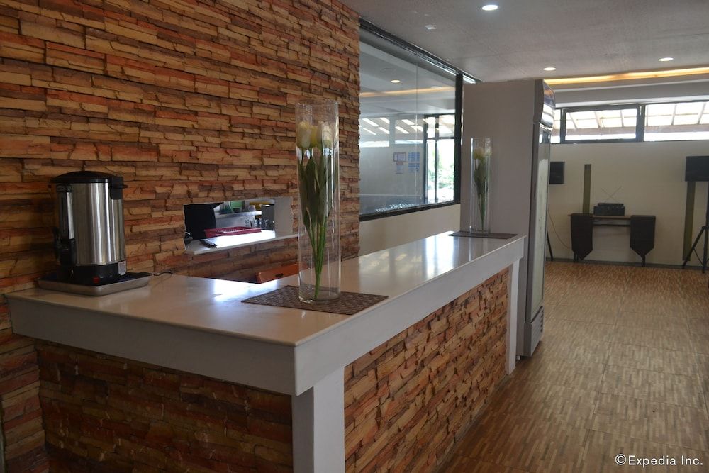 Columbus Plaza Hotel 2