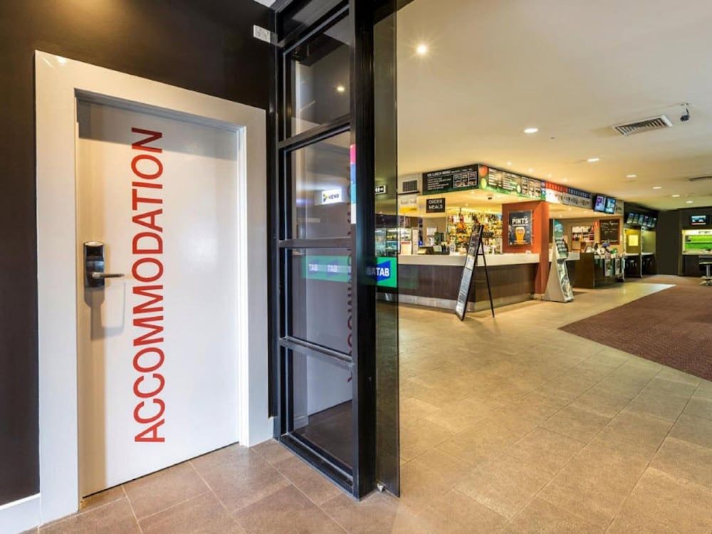 Nightcap at Ashley Hotel 2