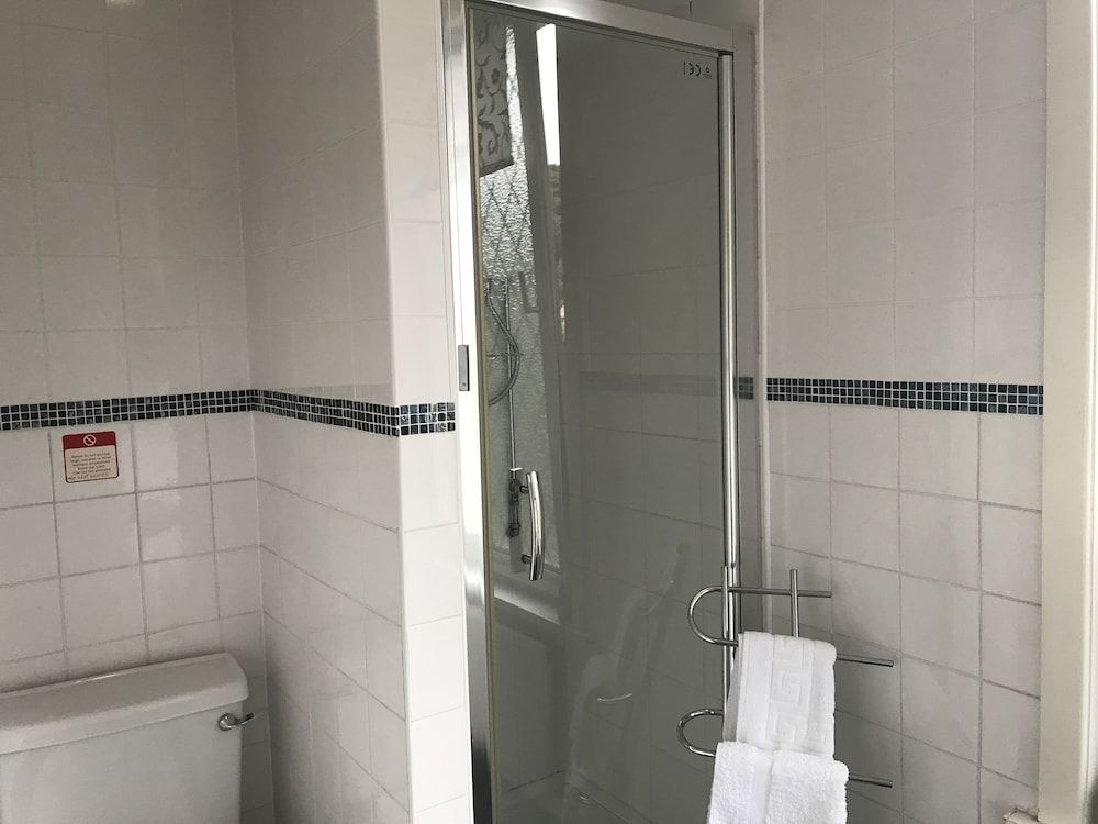 Tree Tops Guest House 2