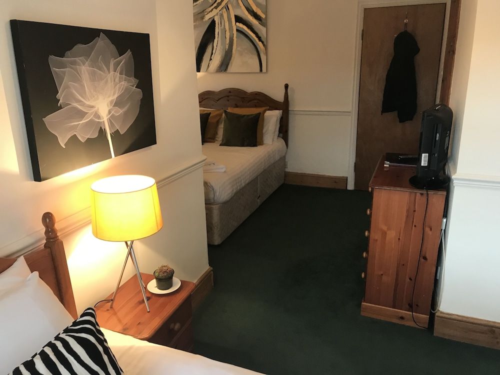 Tree Tops Guest House 3