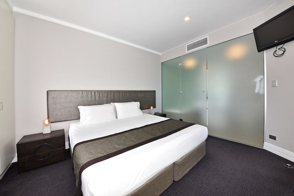 Mullaloo Beach Hotel & Apartments 3