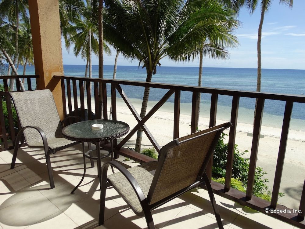 Anda White Beach Resort