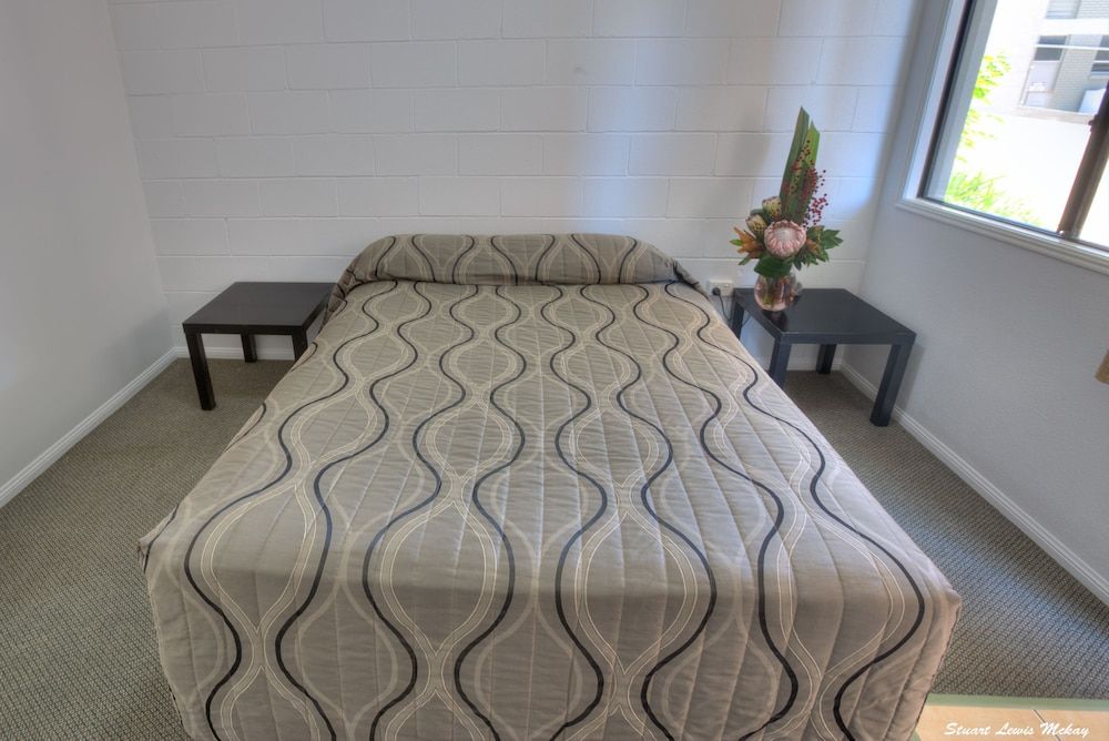 Queens Hotel Motel Gladstone 3