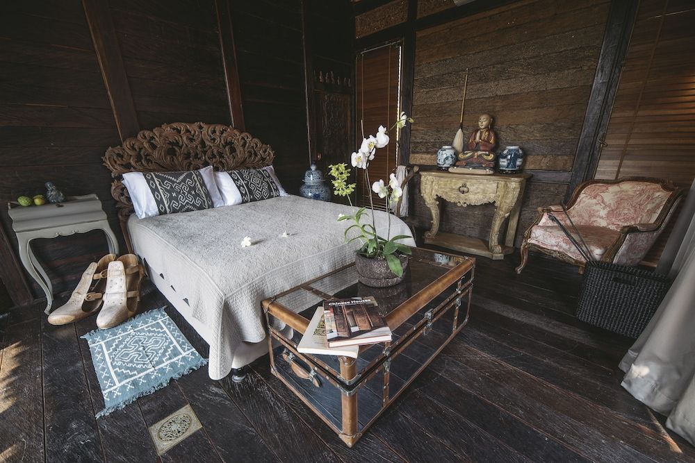 Absolute Beachfront Romantic Villa Laut 3