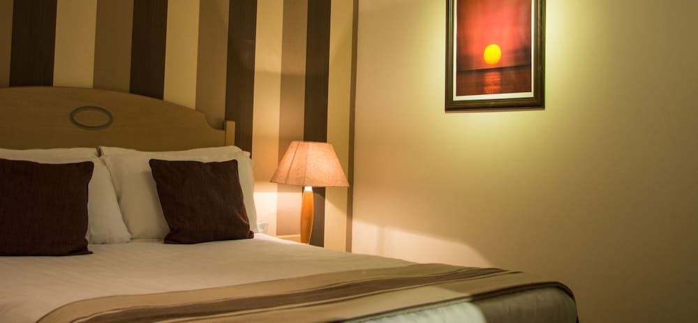 The Manor Guesthouse 2